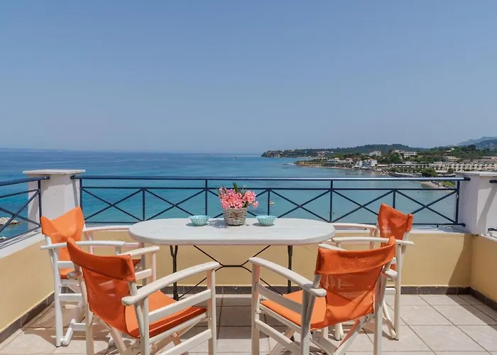 Bella Vista Sea View Apartments, By Zantewize